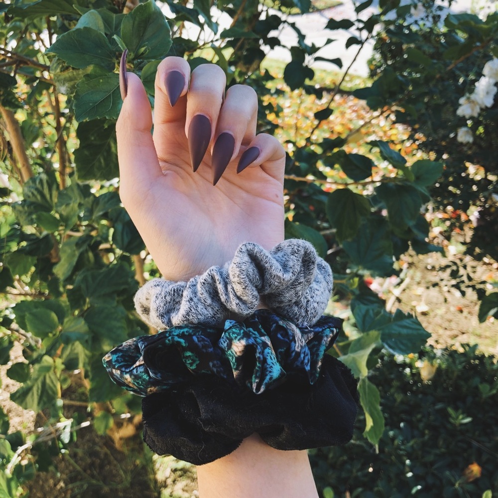 silk green & velvet hair scrunchie set
